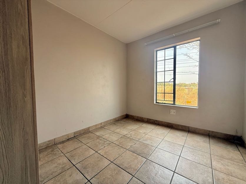 To Let 2 Bedroom Property for Rent in Amberfield Gauteng