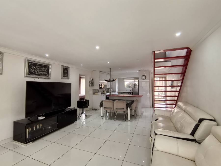 5 Bedroom Property for Sale in Kleinfontein Gauteng