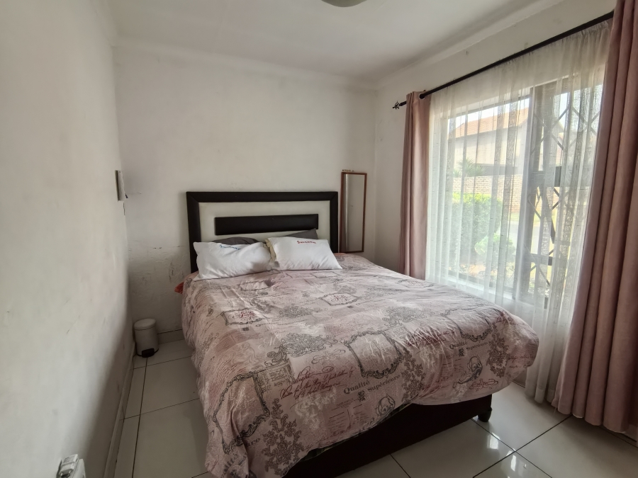 5 Bedroom Property for Sale in Kleinfontein Gauteng