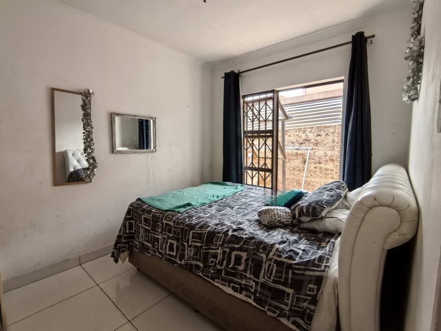 5 Bedroom Property for Sale in Kleinfontein Gauteng