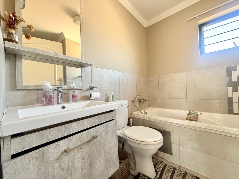 3 Bedroom Property for Sale in Amberfield Gauteng