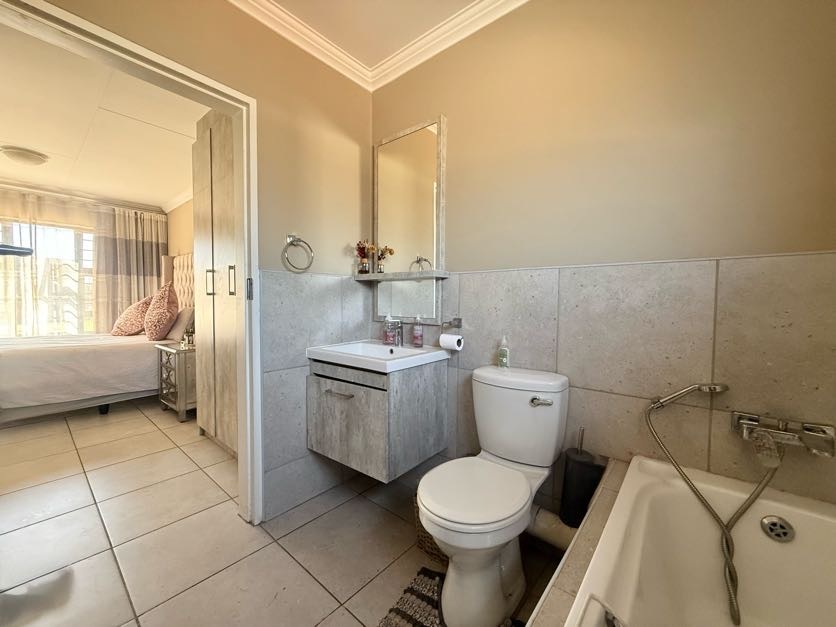 3 Bedroom Property for Sale in Amberfield Gauteng