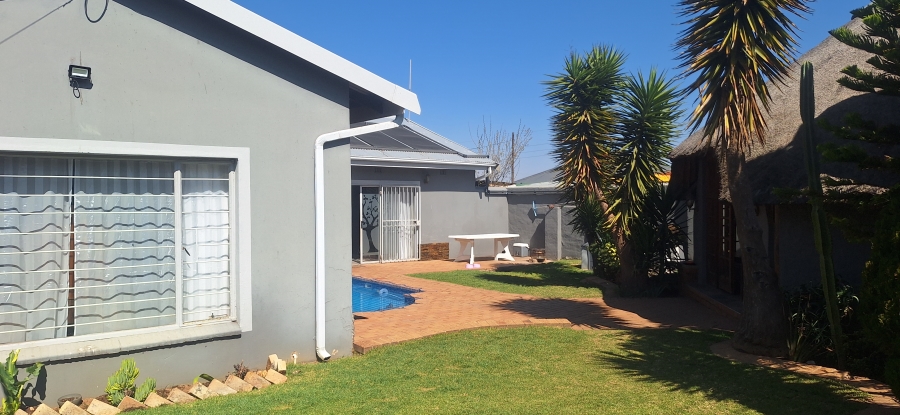 4 Bedroom Property for Sale in Krugersdorp North Gauteng