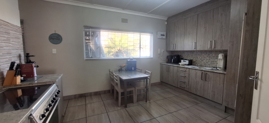 4 Bedroom Property for Sale in Krugersdorp North Gauteng