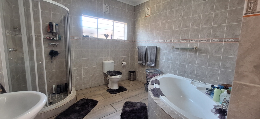 4 Bedroom Property for Sale in Krugersdorp North Gauteng