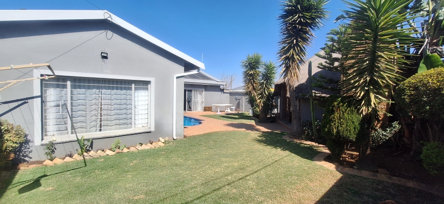 4 Bedroom Property for Sale in Krugersdorp North Gauteng
