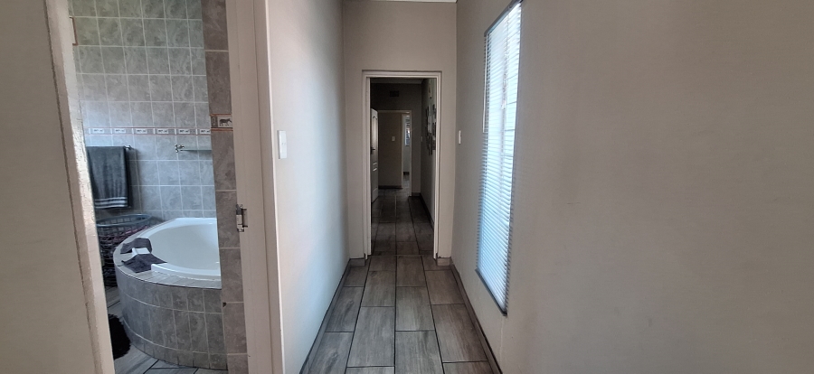 4 Bedroom Property for Sale in Krugersdorp North Gauteng