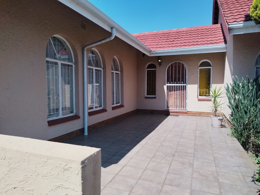 3 Bedroom Property for Sale in Birchleigh North Gauteng