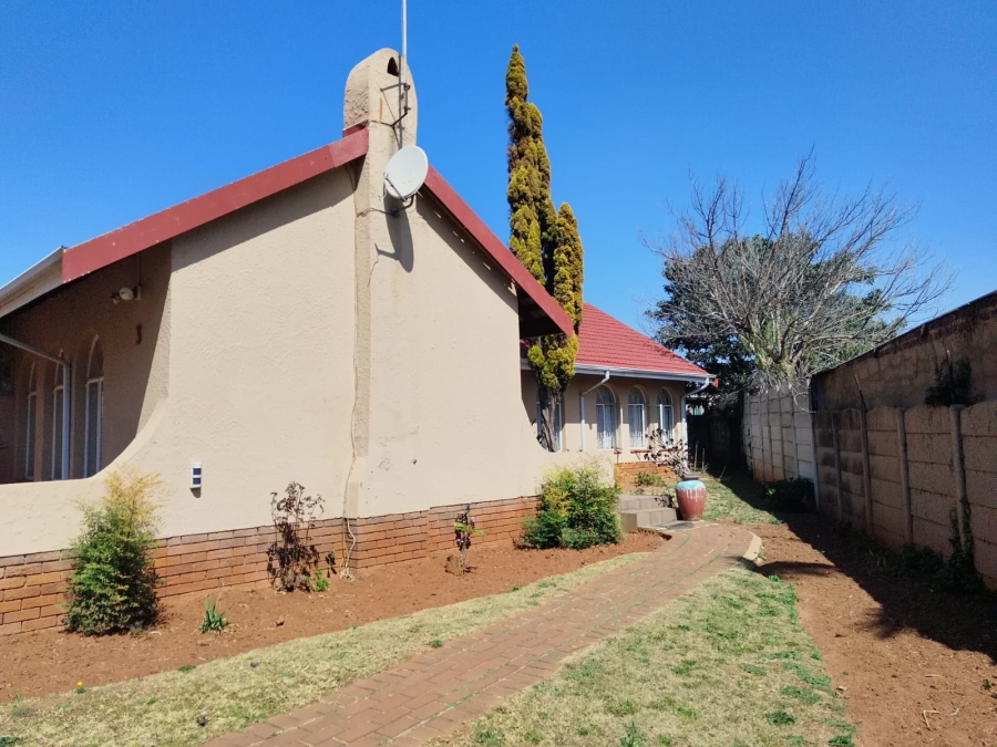 3 Bedroom Property for Sale in Birchleigh North Gauteng