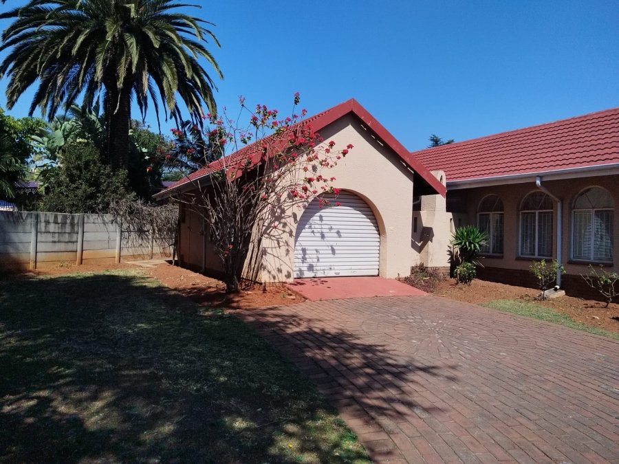 3 Bedroom Property for Sale in Birchleigh North Gauteng