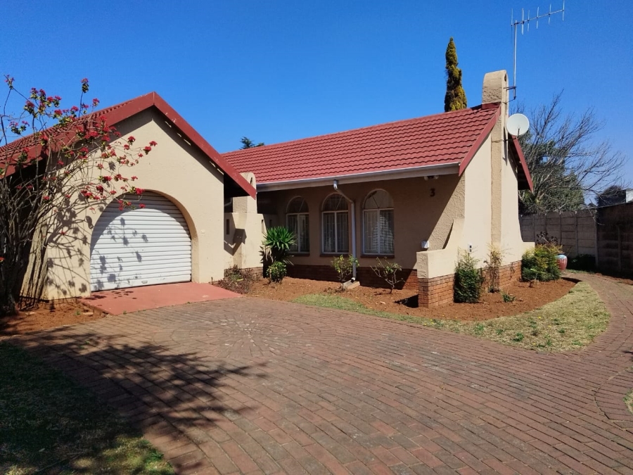 3 Bedroom Property for Sale in Birchleigh North Gauteng