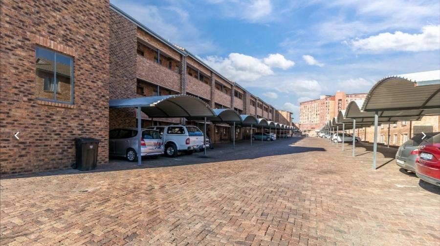 1 Bedroom Property for Sale in Grand Central Gauteng