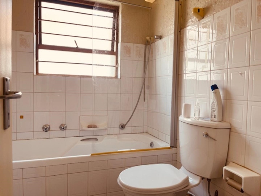 1 Bedroom Property for Sale in Paulshof Gauteng
