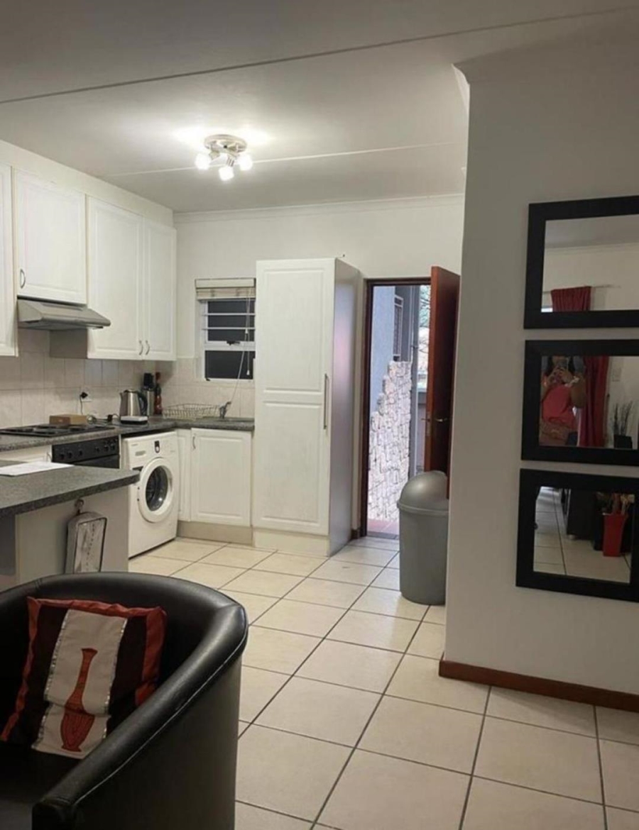 2 Bedroom Property for Sale in Sunninghill Gauteng