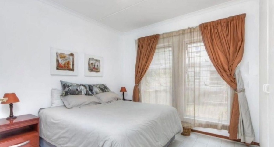 2 Bedroom Property for Sale in Sunninghill Gauteng
