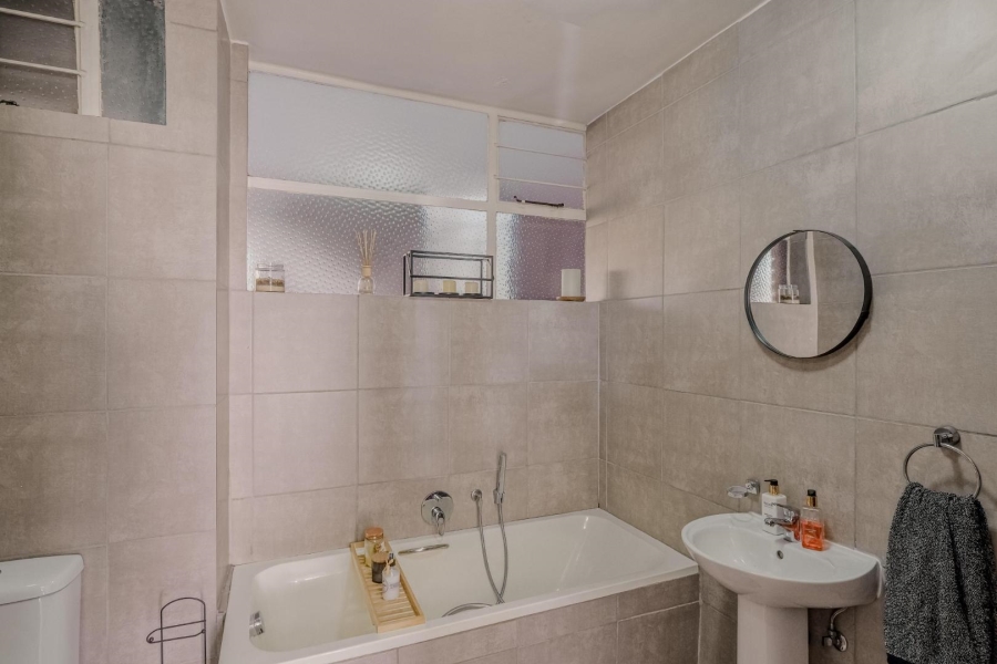 To Let 2 Bedroom Property for Rent in Essexwold Gauteng