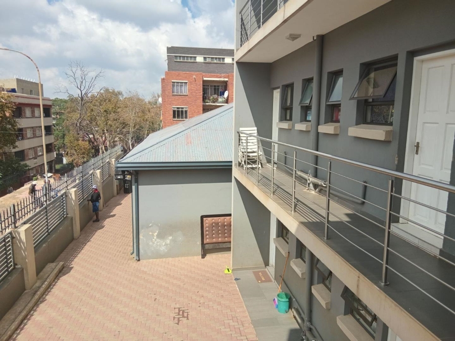 17 Bedroom Property for Sale in Yeoville Gauteng