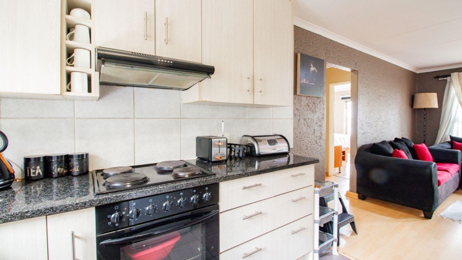 2 Bedroom Property for Sale in Sunnyrock Gauteng