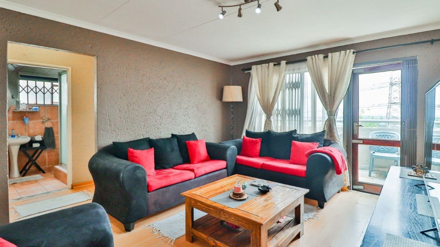 2 Bedroom Property for Sale in Sunnyrock Gauteng