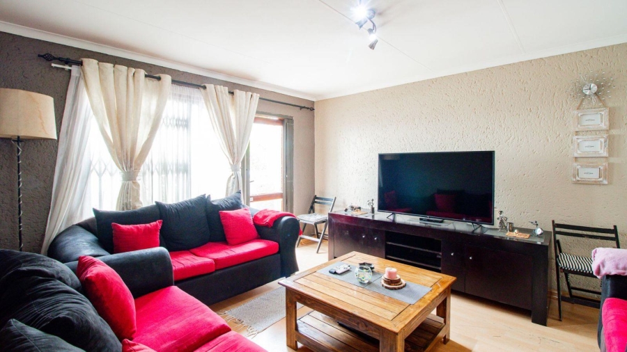 2 Bedroom Property for Sale in Sunnyrock Gauteng