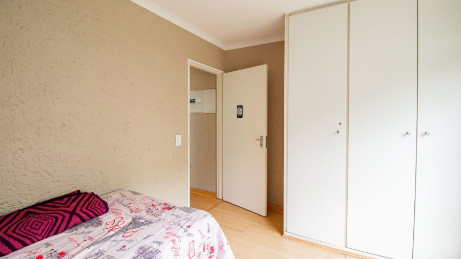 2 Bedroom Property for Sale in Sunnyrock Gauteng