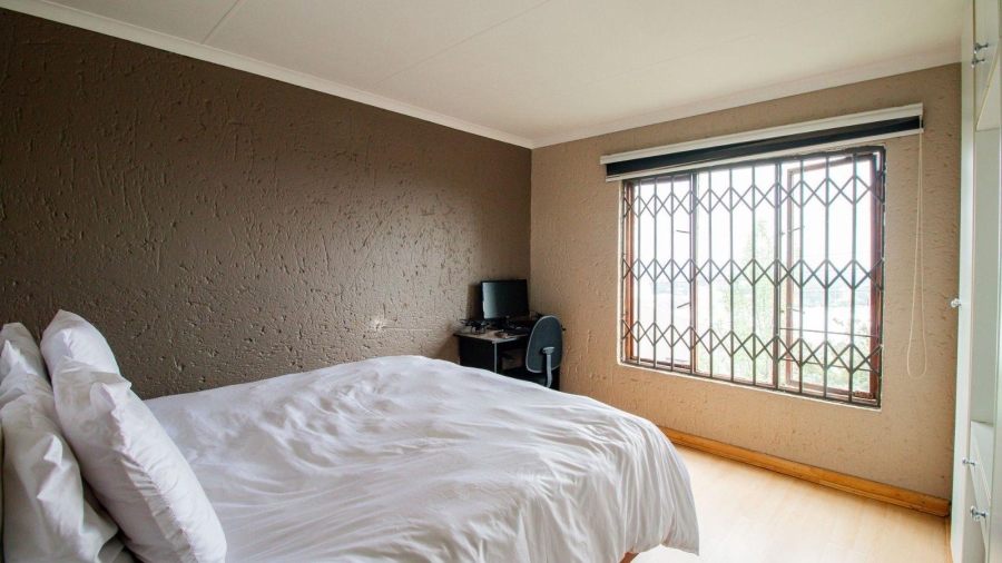 2 Bedroom Property for Sale in Sunnyrock Gauteng
