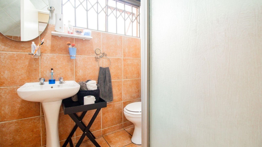 2 Bedroom Property for Sale in Sunnyrock Gauteng