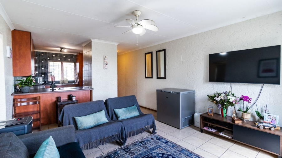 2 Bedroom Property for Sale in Sunnyrock Gauteng