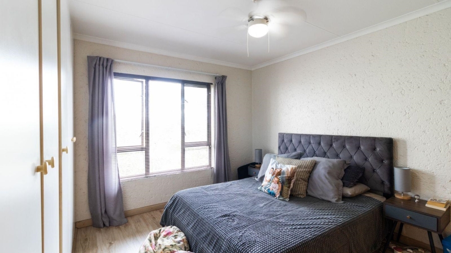 2 Bedroom Property for Sale in Sunnyrock Gauteng