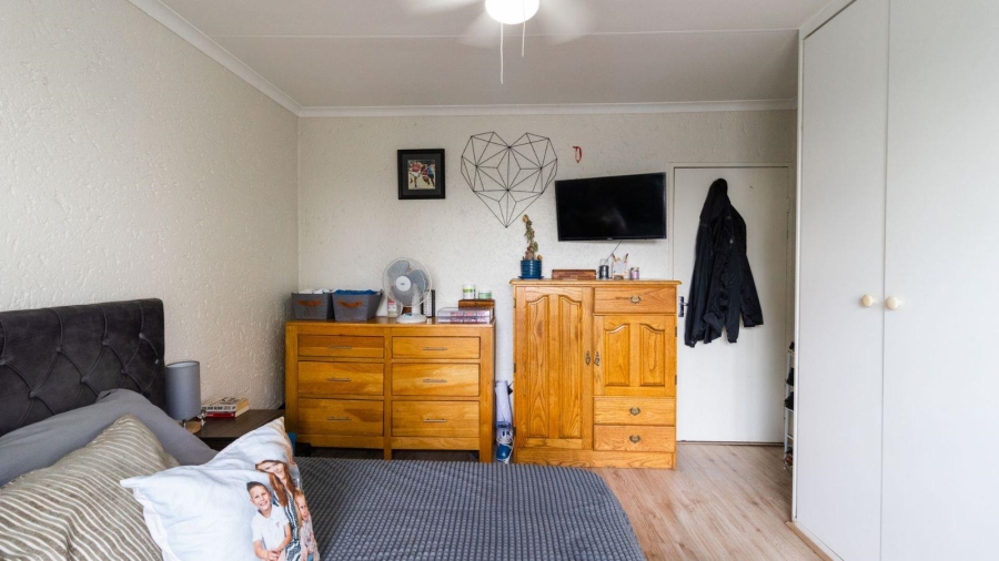 2 Bedroom Property for Sale in Sunnyrock Gauteng