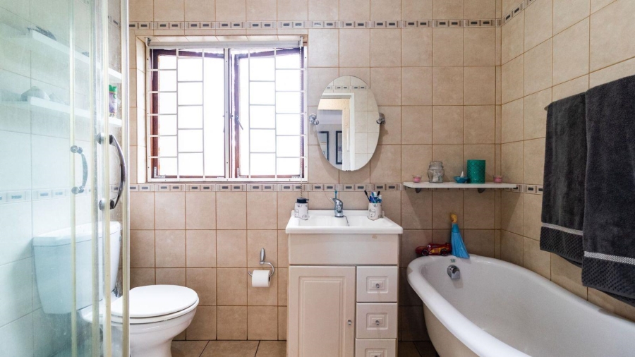 2 Bedroom Property for Sale in Sunnyrock Gauteng