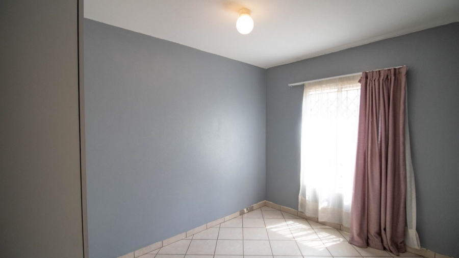 To Let 3 Bedroom Property for Rent in Blue Hills Gauteng