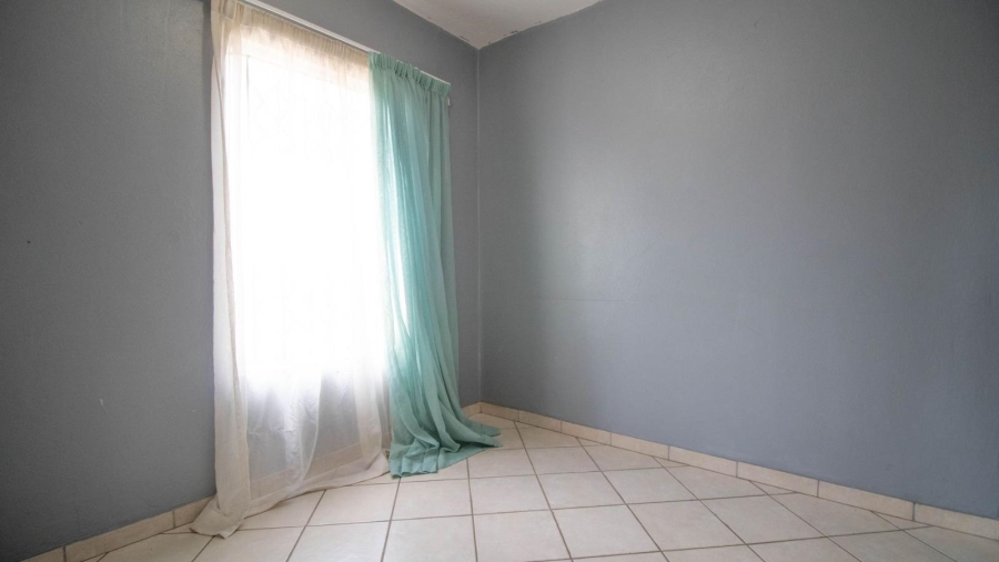 To Let 3 Bedroom Property for Rent in Blue Hills Gauteng