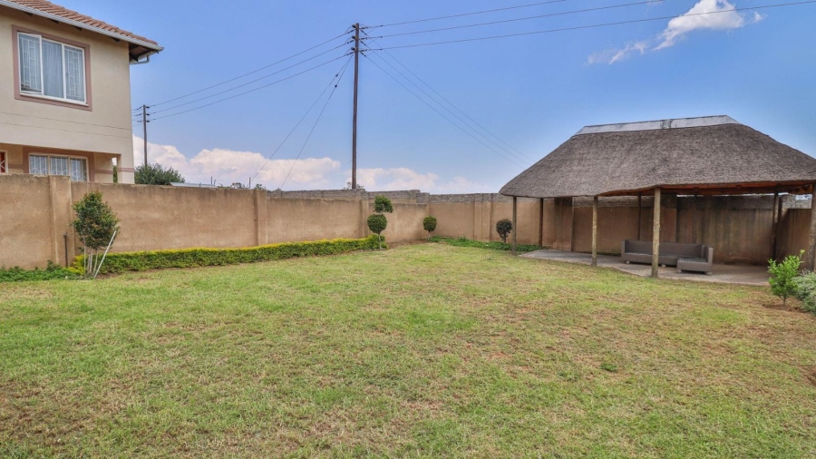 To Let 3 Bedroom Property for Rent in Blue Hills Gauteng