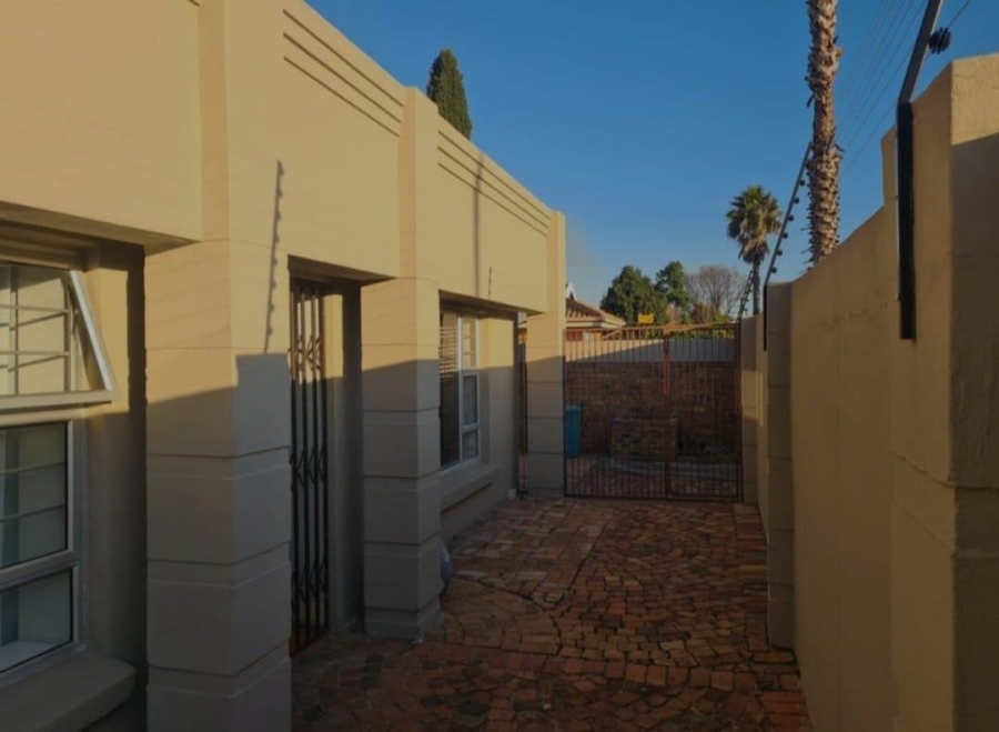 To Let 4 Bedroom Property for Rent in Ravenswood Gauteng