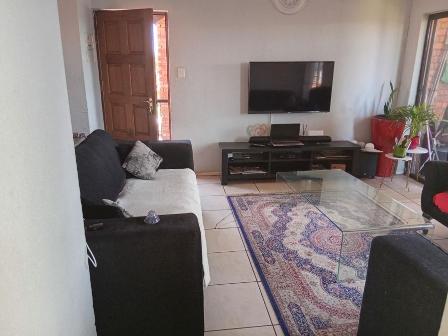 2 Bedroom Property for Sale in Edleen Gauteng