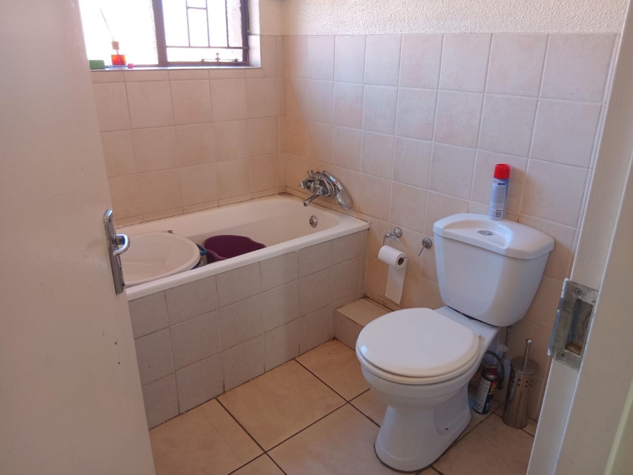 2 Bedroom Property for Sale in Edleen Gauteng