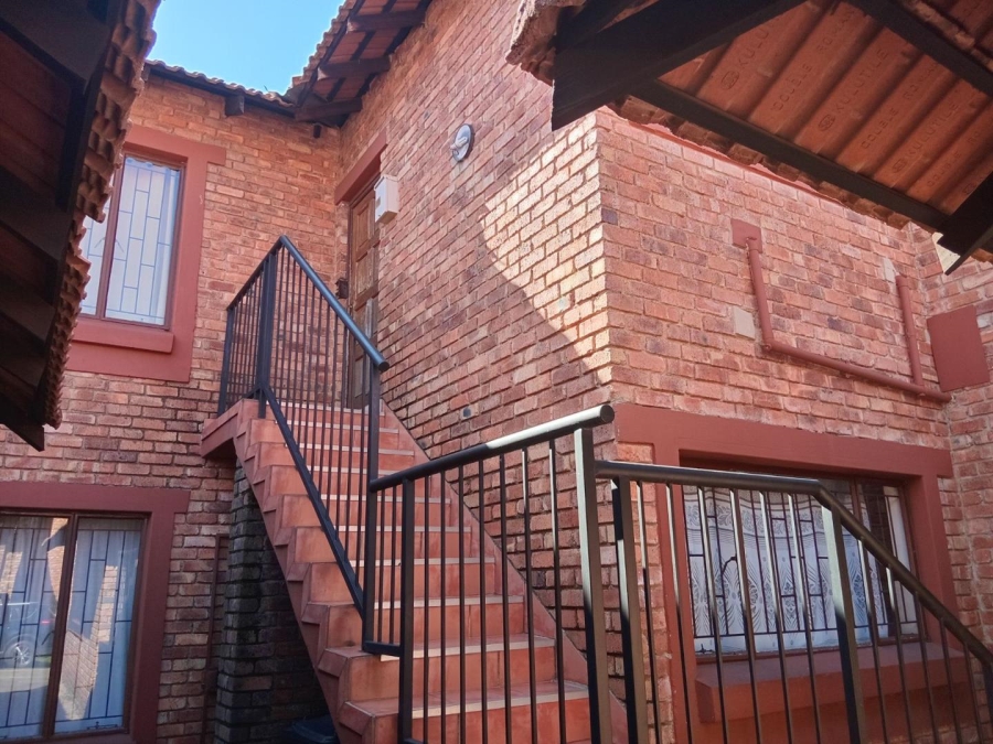 2 Bedroom Property for Sale in Edleen Gauteng
