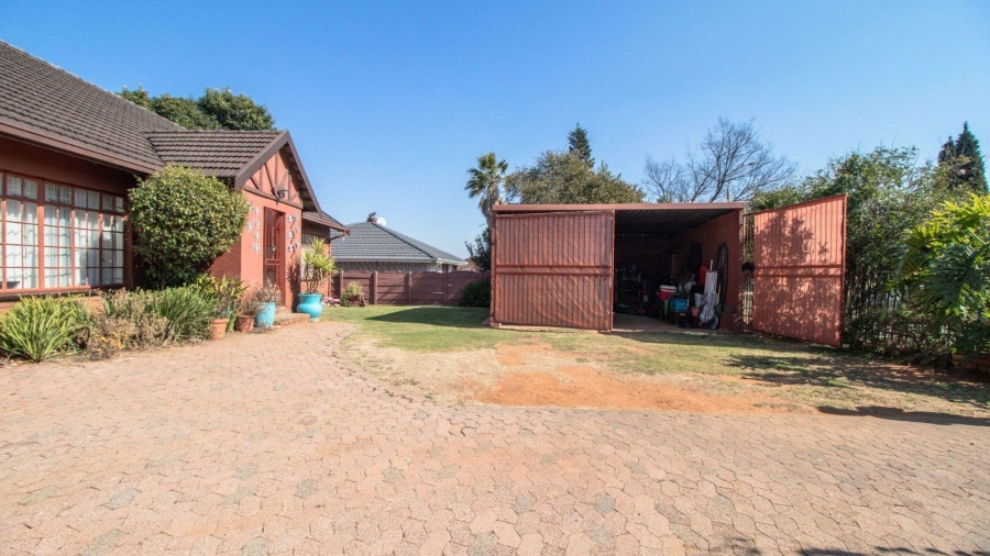 4 Bedroom Property for Sale in Birch Acres Gauteng