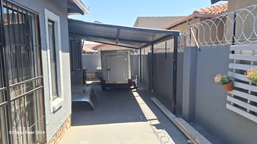 3 Bedroom Property for Sale in Birch Acres Gauteng