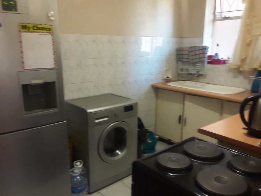 1 Bedroom Property for Sale in Kew Gauteng