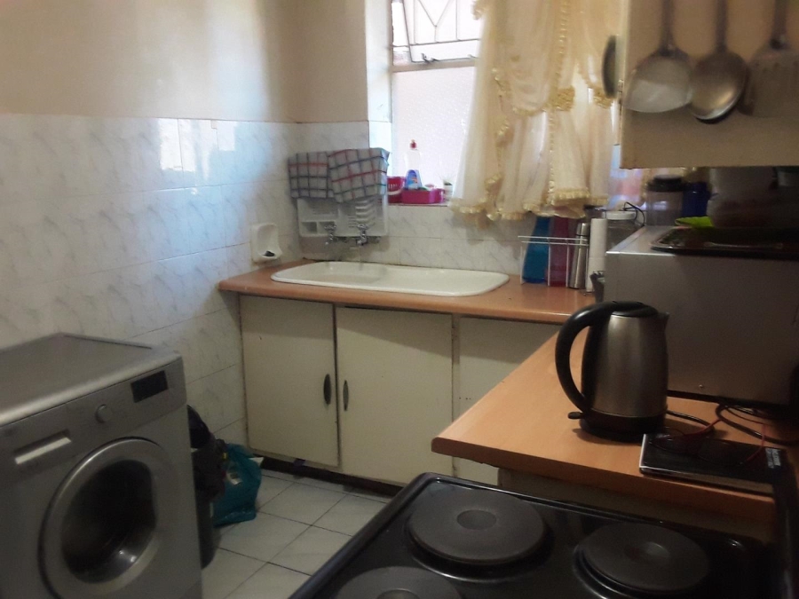 1 Bedroom Property for Sale in Kew Gauteng