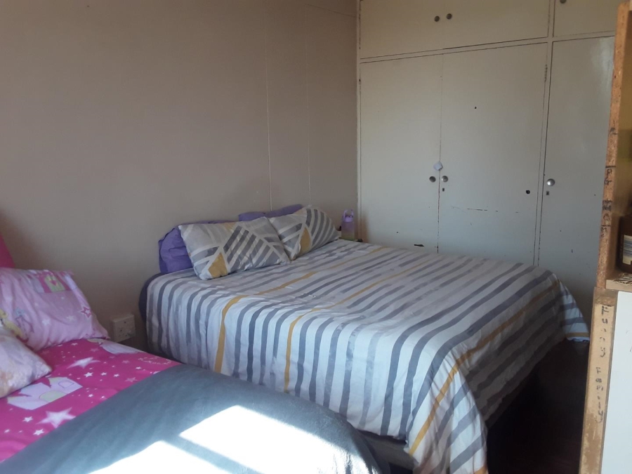 1 Bedroom Property for Sale in Kew Gauteng