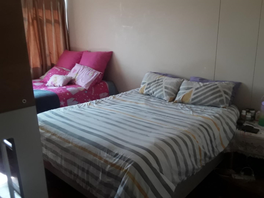 1 Bedroom Property for Sale in Kew Gauteng
