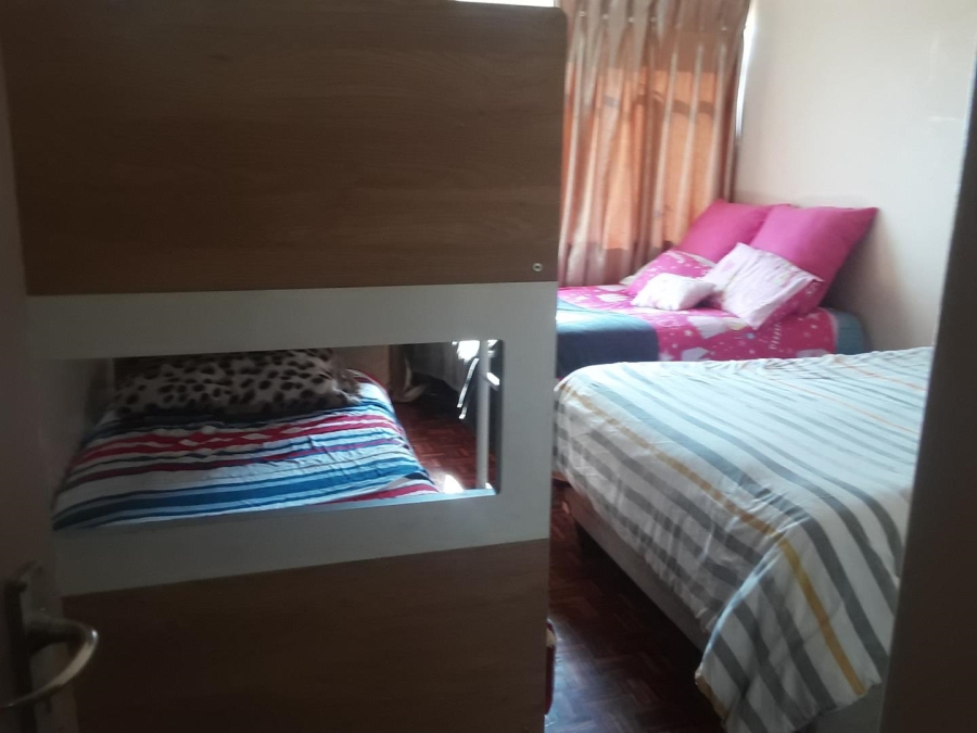1 Bedroom Property for Sale in Kew Gauteng