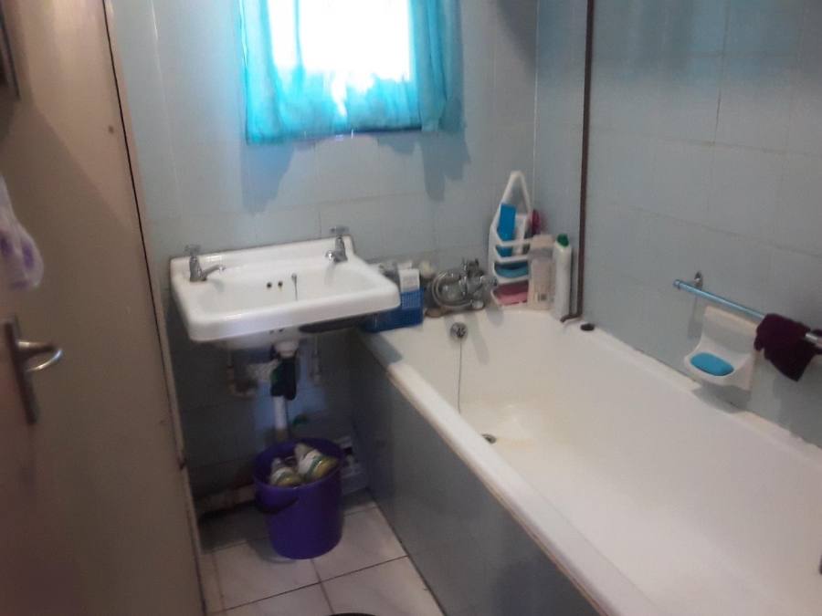 1 Bedroom Property for Sale in Kew Gauteng