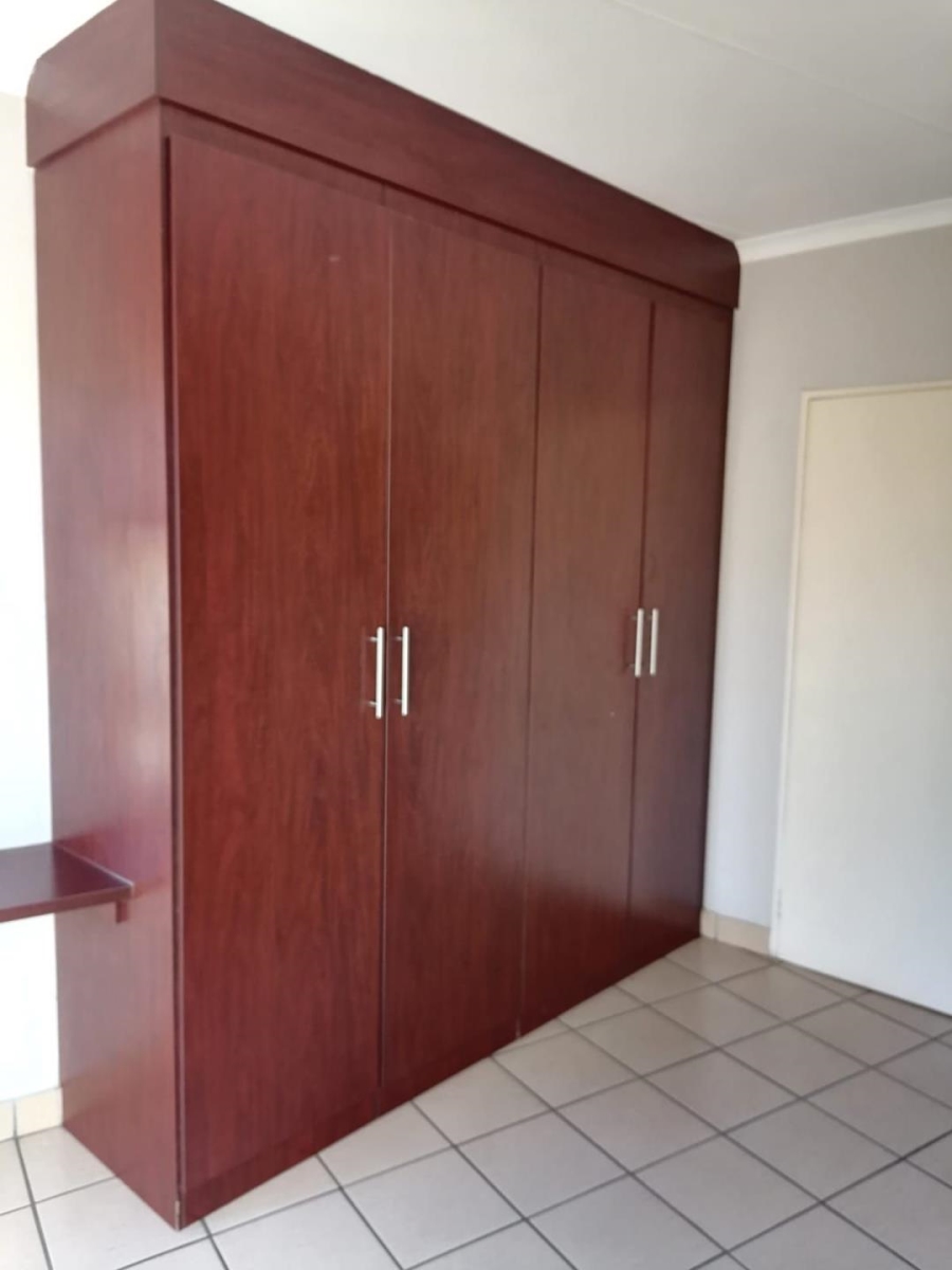 3 Bedroom Property for Sale in Glen Marais Gauteng