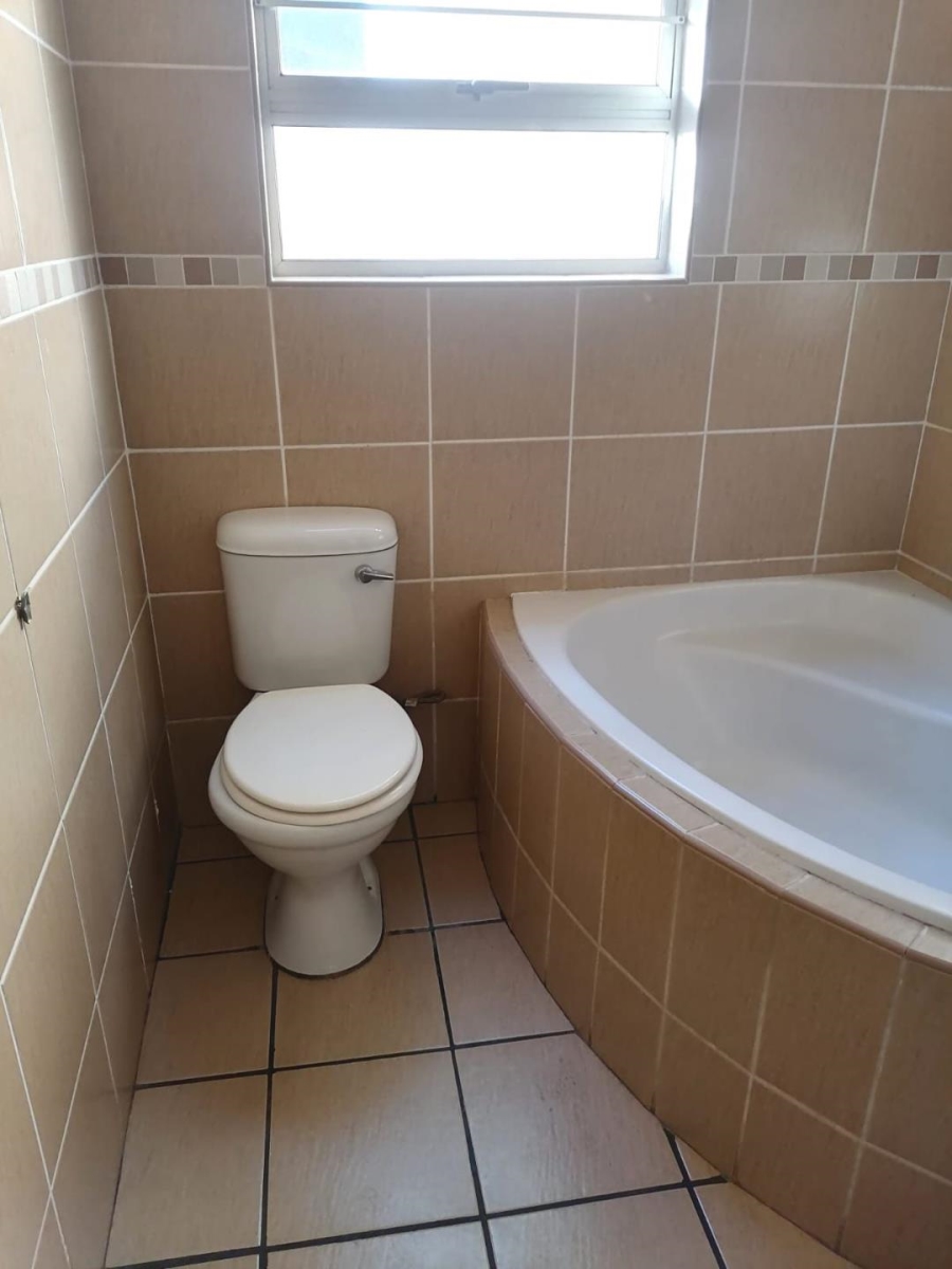 3 Bedroom Property for Sale in Glen Marais Gauteng