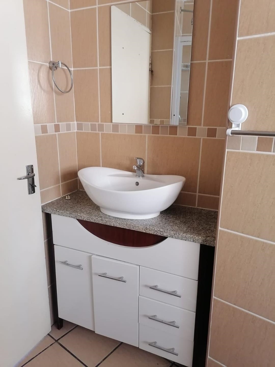 3 Bedroom Property for Sale in Glen Marais Gauteng
