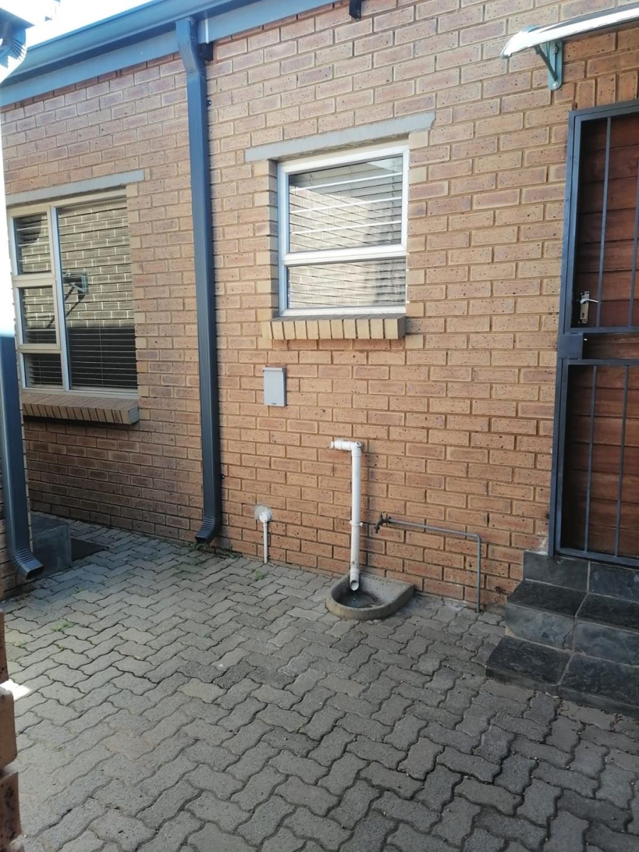 3 Bedroom Property for Sale in Glen Marais Gauteng